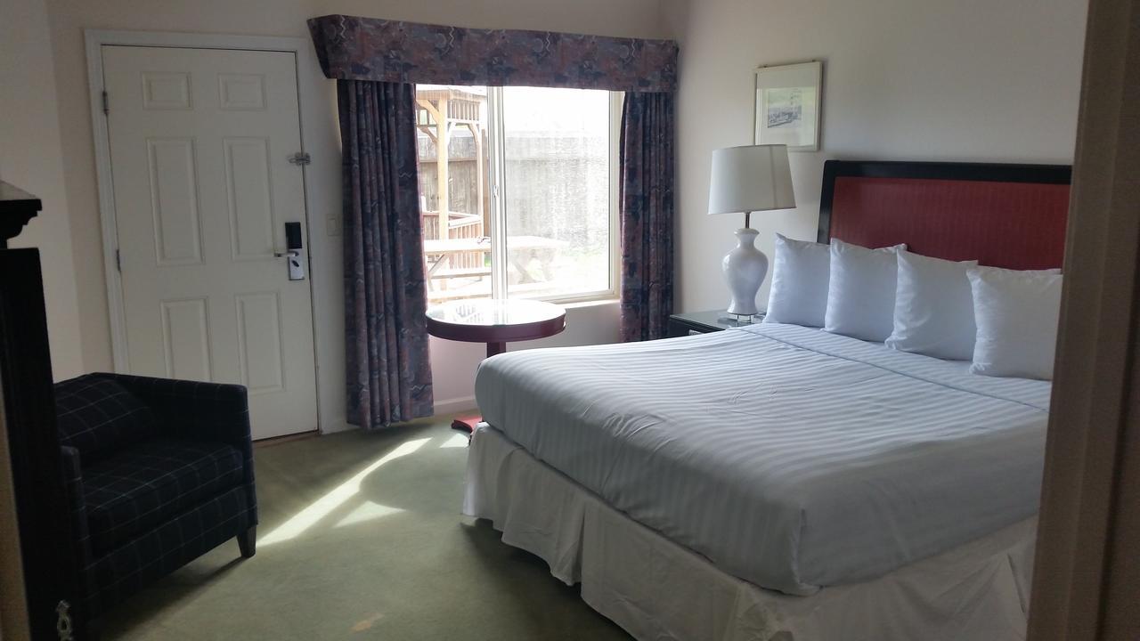 Orca Inn Suites Ferndale Bagian luar foto