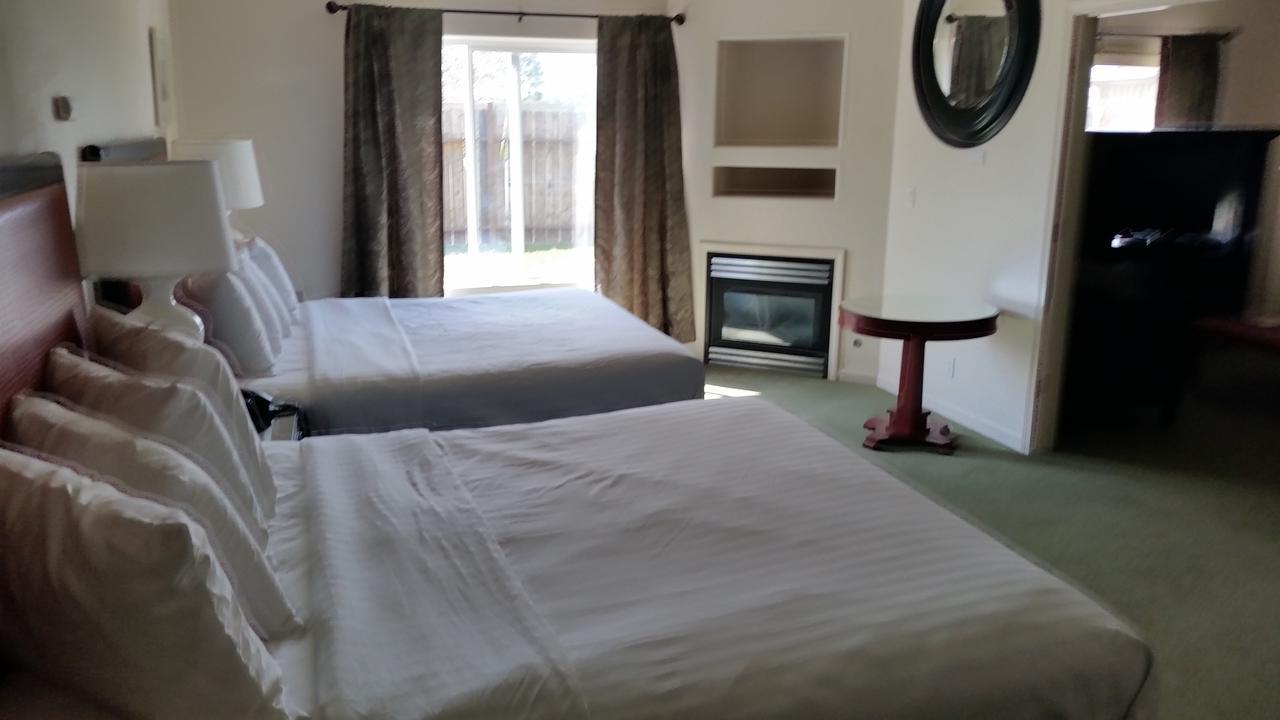 Orca Inn Suites Ferndale Bagian luar foto