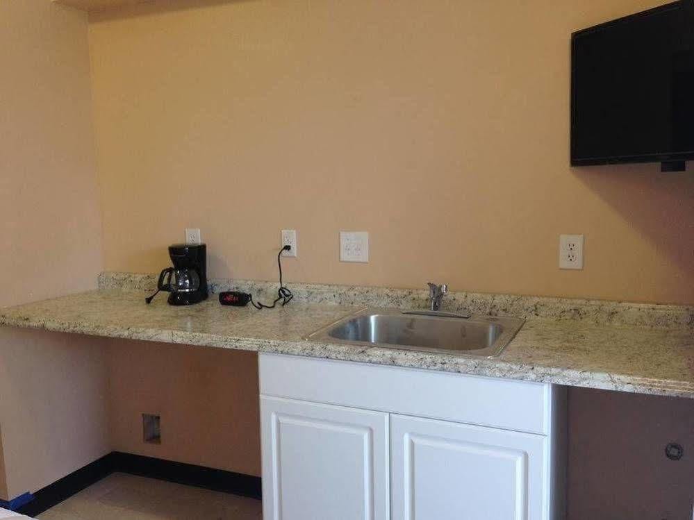 Orca Inn Suites Ferndale Bagian luar foto