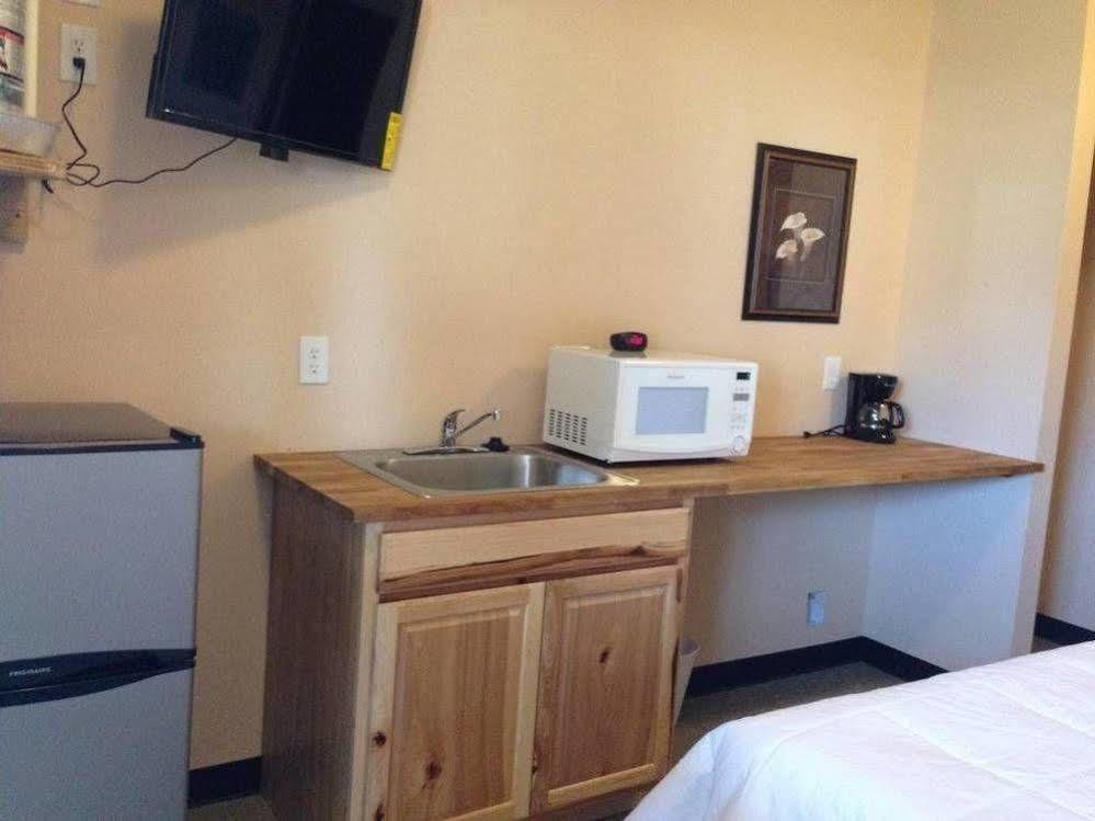 Orca Inn Suites Ferndale Bagian luar foto