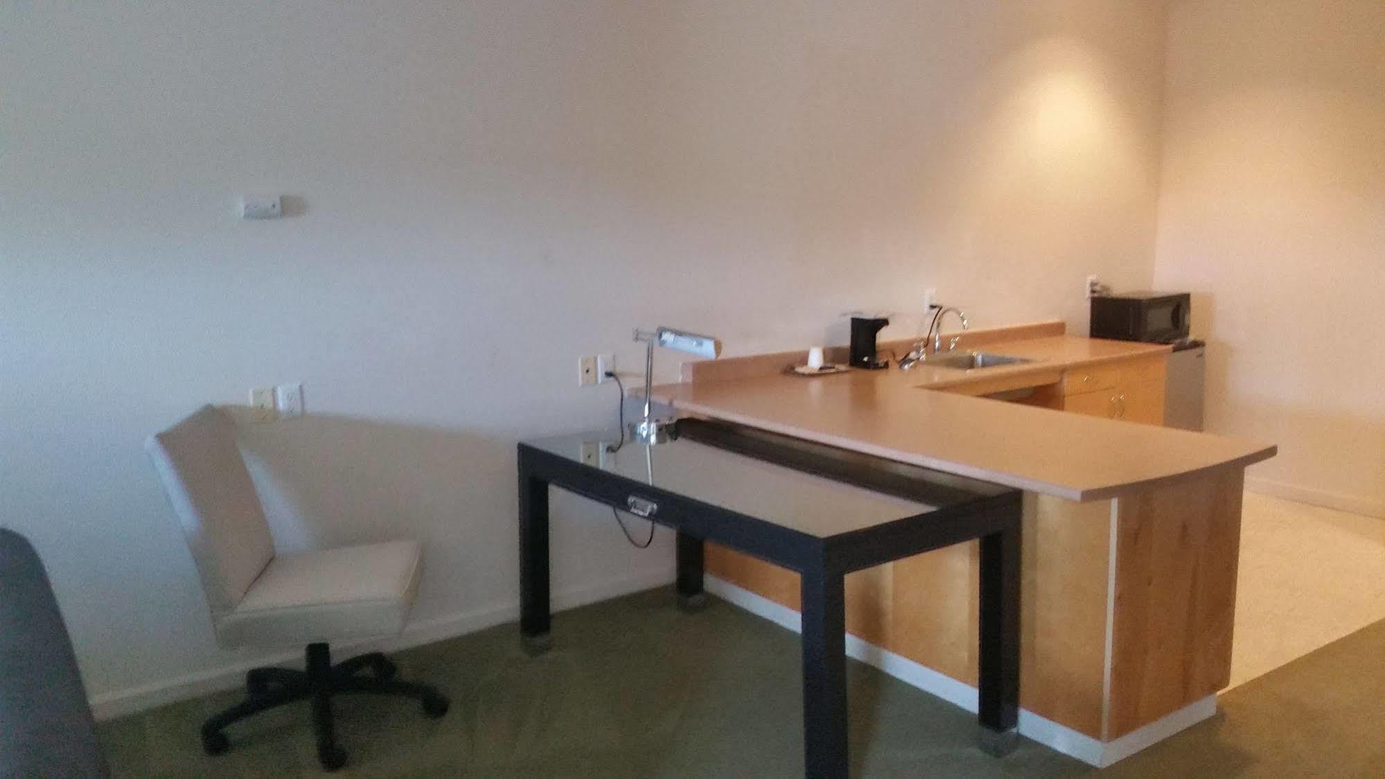 Orca Inn Suites Ferndale Bagian luar foto