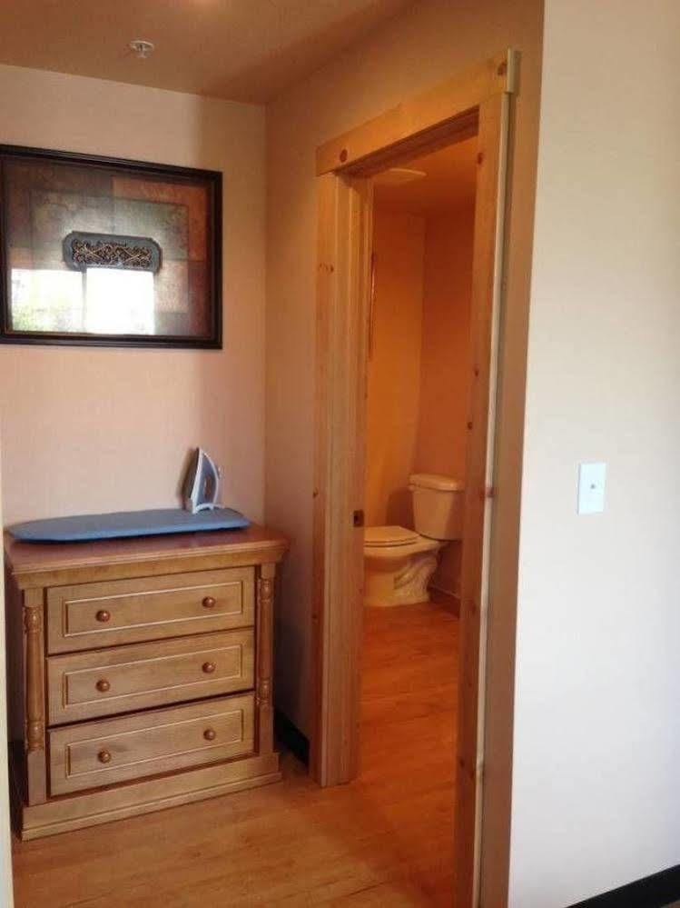 Orca Inn Suites Ferndale Bagian luar foto
