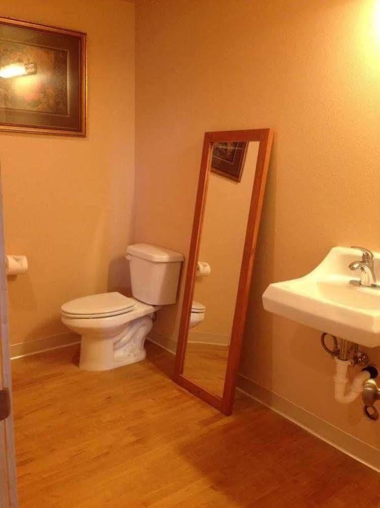 Orca Inn Suites Ferndale Bagian luar foto